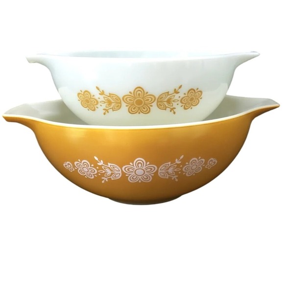 Vintage Pyrex Butterfly Gold Cinderella Nesting Mixing Bowls Set of 2 Milk Glass - Picture 1 of 11